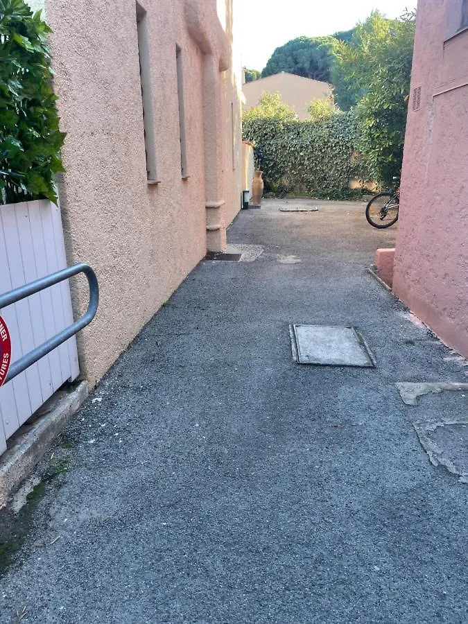 Superbe Emplacement , Terrasse Et Parking! サントロペ