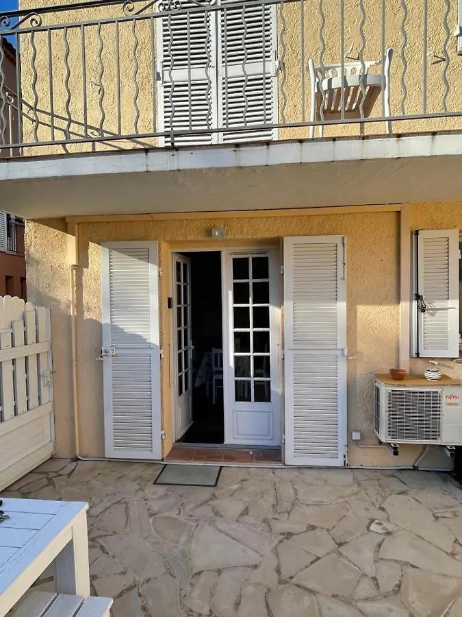 Superbe Emplacement , terrasse et parking! Saint-Tropez France