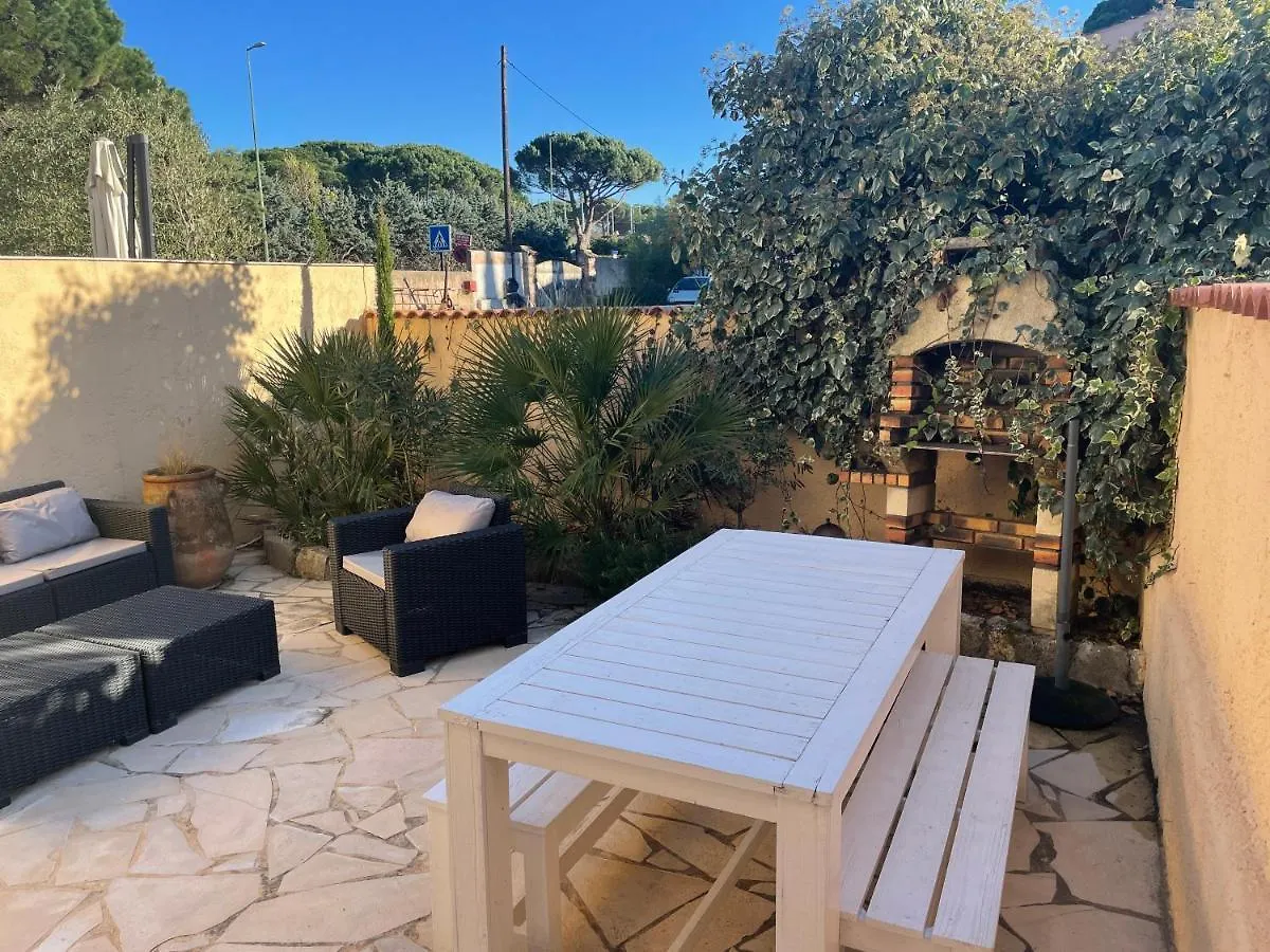 Appartement Superbe Emplacement , terrasse et parking! Saint-Tropez France