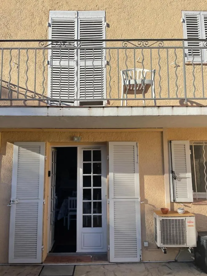 Superbe Emplacement , terrasse et parking! Saint-Tropez 0*,